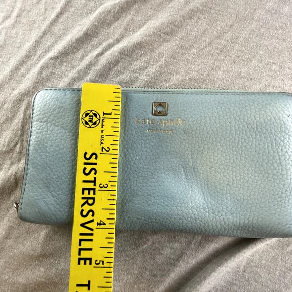 Pre-loved Kate Spade New York Light Blue Wallet Zip Around - Picture 9 of 9